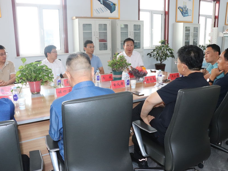 滄州中拓冷彎成型設備有限公司-燕山大學校企合作實習基地掛牌儀式4.jpg
